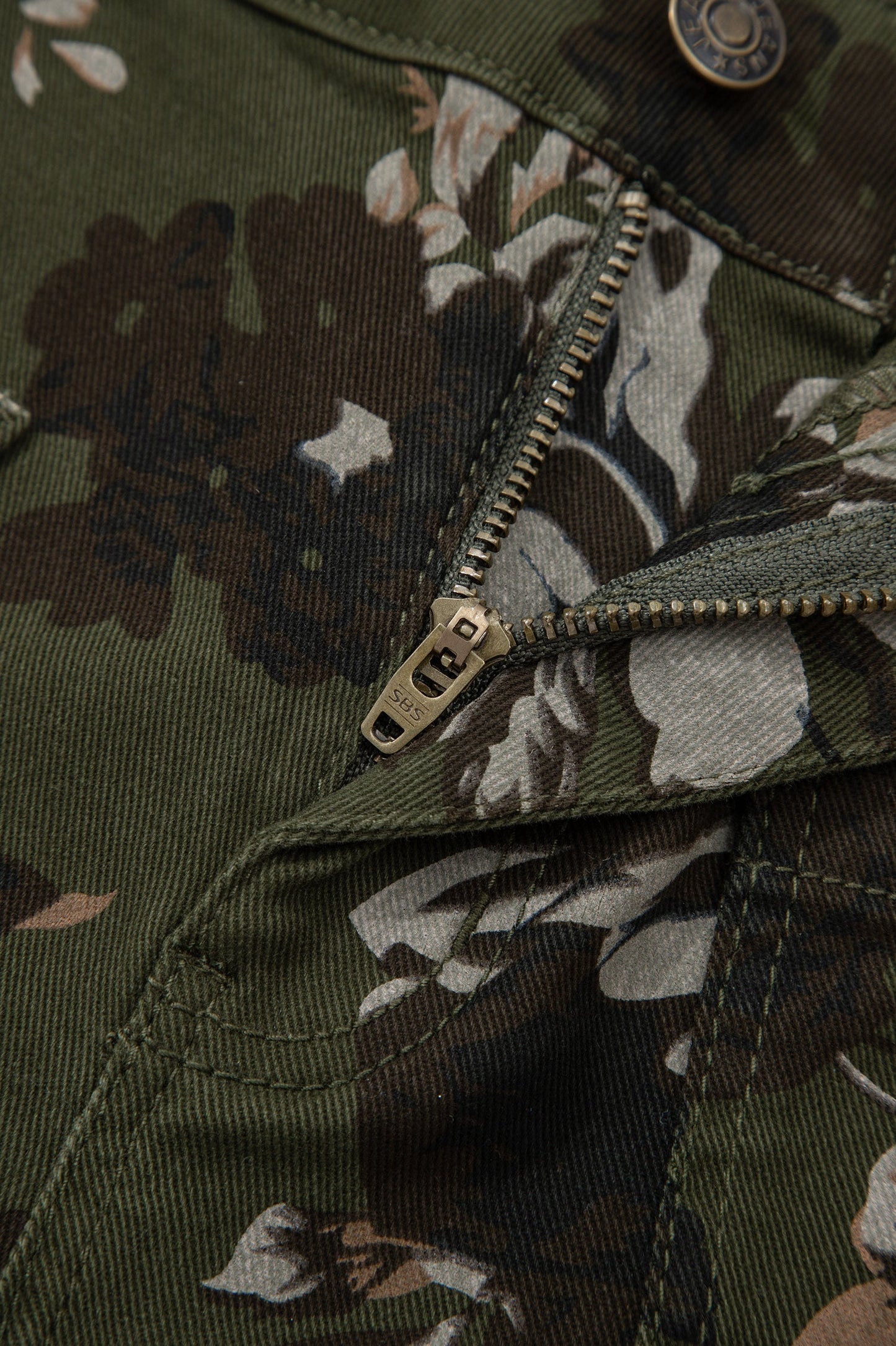 Hazel Blues® |  Green Vintage Floral Print Square Patch Pocket Raw Hem Shift Jeans