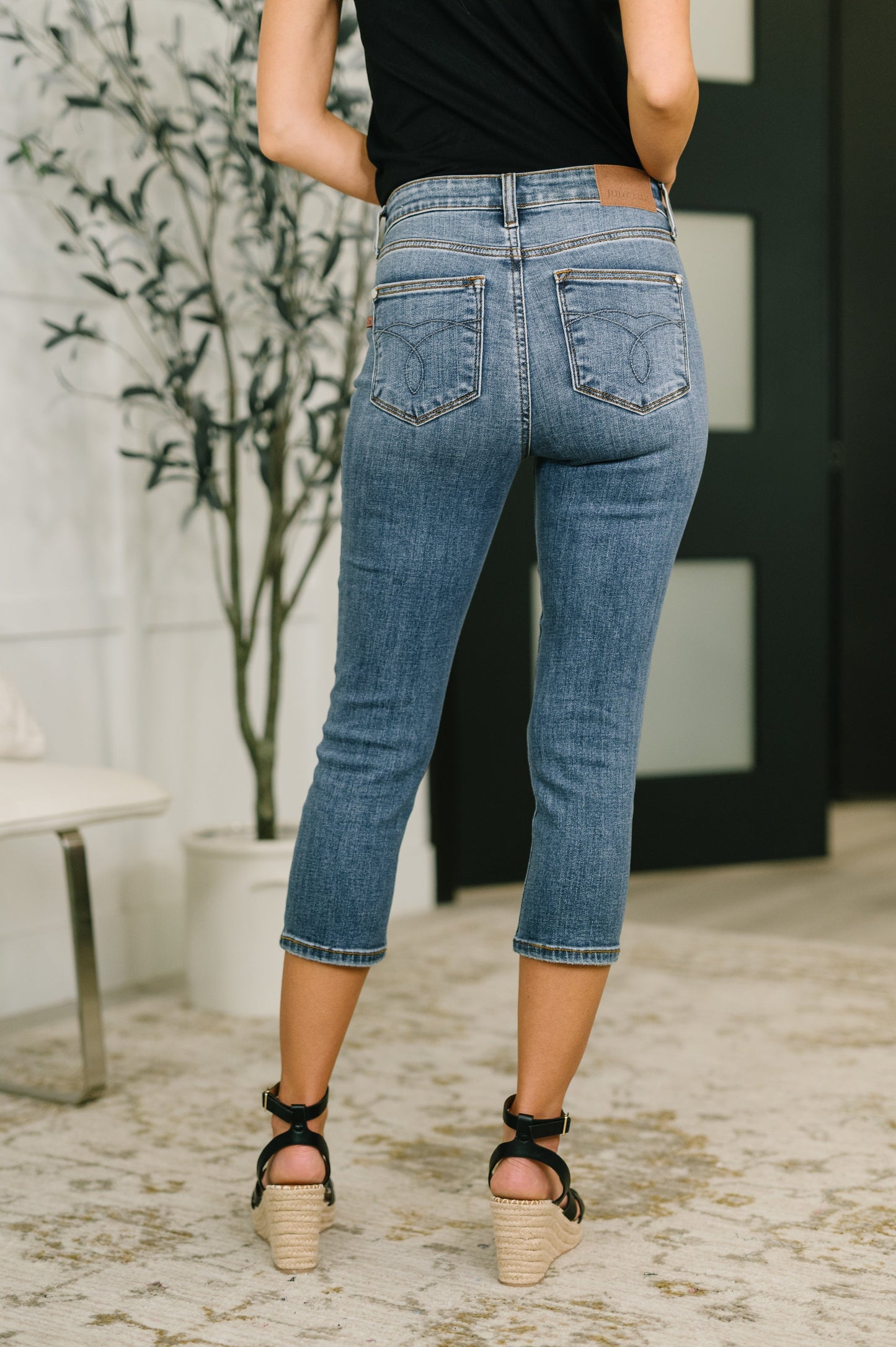Hazel Blues® |  Deborah Mid Rise Capri