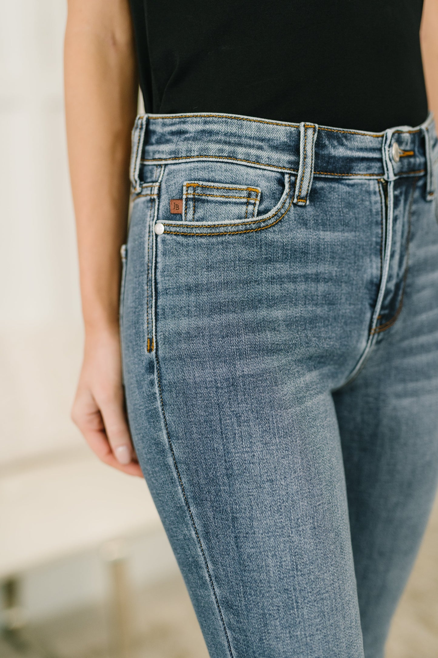 Hazel Blues® |  Deborah Mid Rise Capri