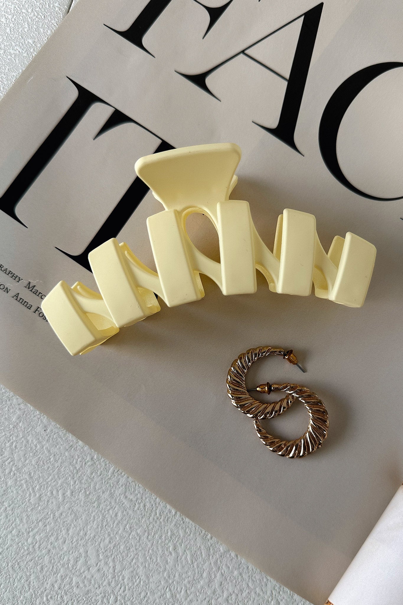 Issy Claw Clip - Yellow