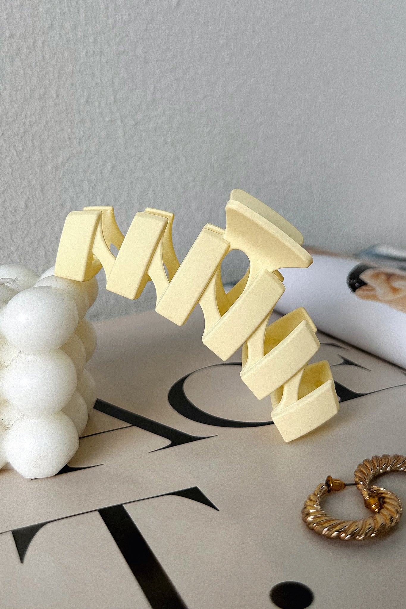 Issy Claw Clip - Yellow