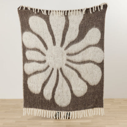 Happy Throw - Brown/White thick cosy throw with an organic floral pattern and fringe ends.