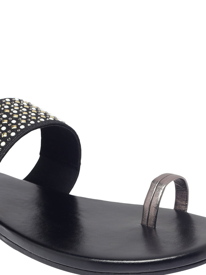Mia Black Flat