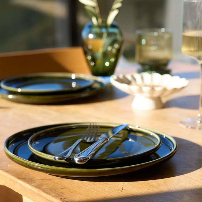 Green dinnerware set