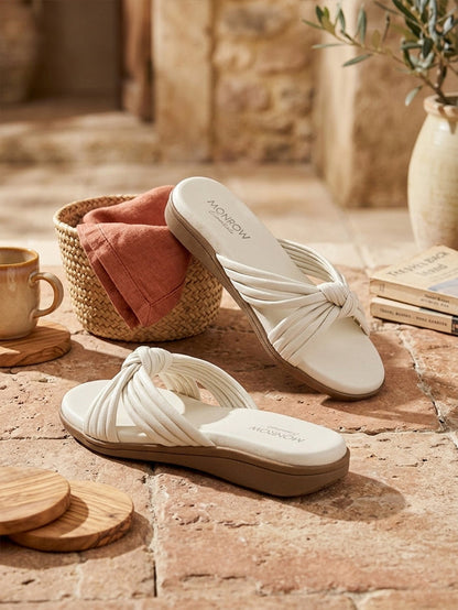 Olyra White Flats