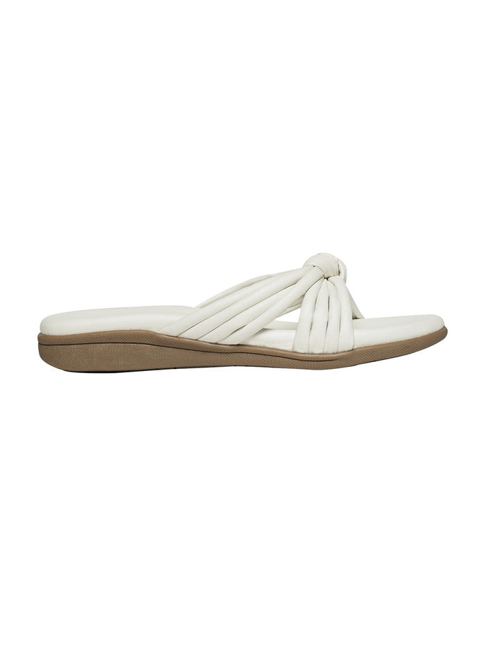 Olyra White Flats